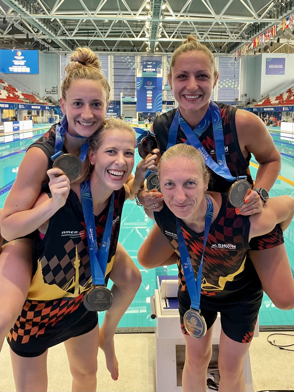 Die Doppelweltmeisterinnen mit 2x deutschem Rekord von li. nach re.: Kathrin Gliesche, Katja Otto, Veronika Ehrenbauer, Karin Bartel (Foto Dominik Bartel)